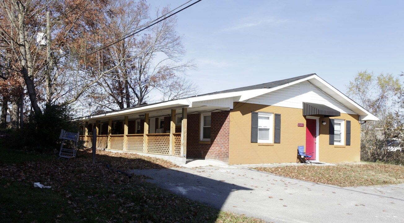 2717 Woodrow Dr in Knoxville, TN - Building Photo