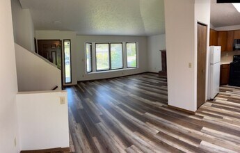 10804 E 27th Ave in Spokane Valley, WA - Building Photo - Building Photo