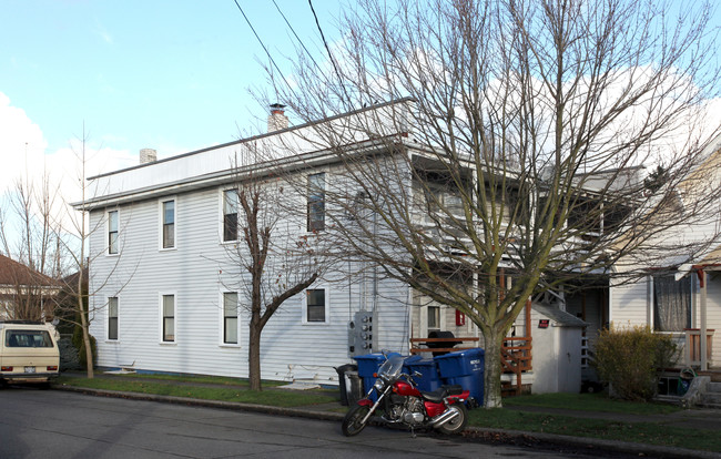 6448 Flora Ave S in Seattle, WA - Building Photo - Building Photo