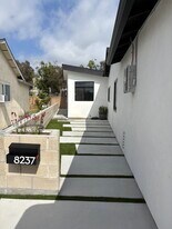 8235 Casa Blanca Pl, Unit 8237 in San Diego, CA - Building Photo