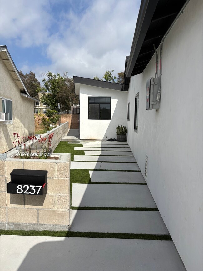property at 8235 Casa Blanca Pl
