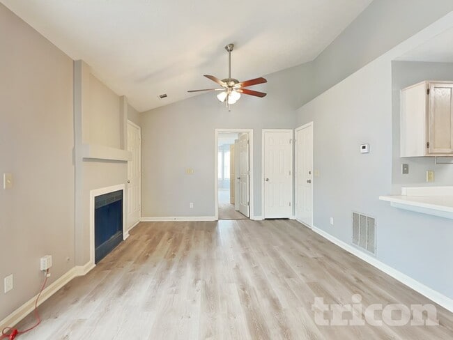 1831 Commonwealth Dr in Woodstock, GA - Foto de edificio - Building Photo