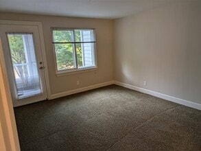 520 SE Columbia River Dr, Unit 220 in Vancouver, WA - Building Photo - Building Photo