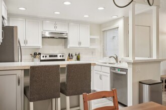 5947 Armaga Spring Rd in Rancho Palos Verdes, CA - Building Photo - Building Photo