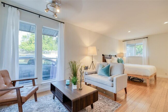 property at 2526 Durwood St