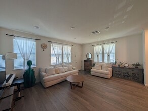 6377 Tawhana Ln in Gilroy, CA - Building Photo - Building Photo