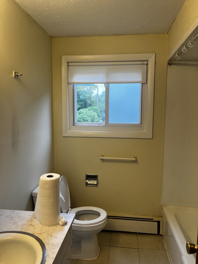 7 Beacon St in Leominster, MA - Building Photo - Building Photo