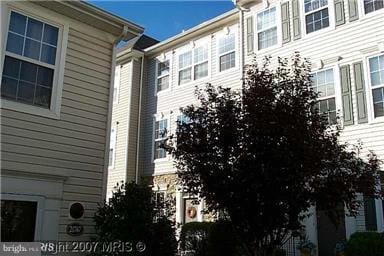 property at 21787 Dragons Green Square