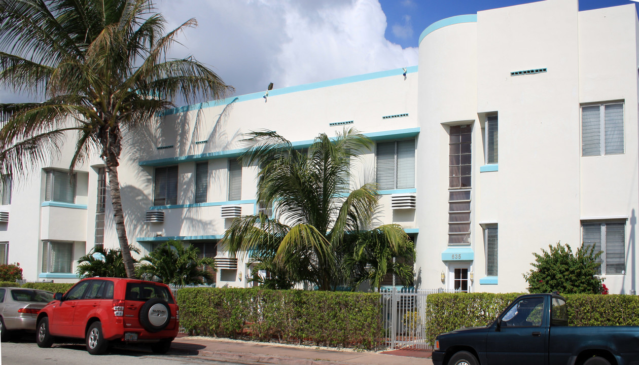 635 12th St in Miami Beach, FL - Foto de edificio