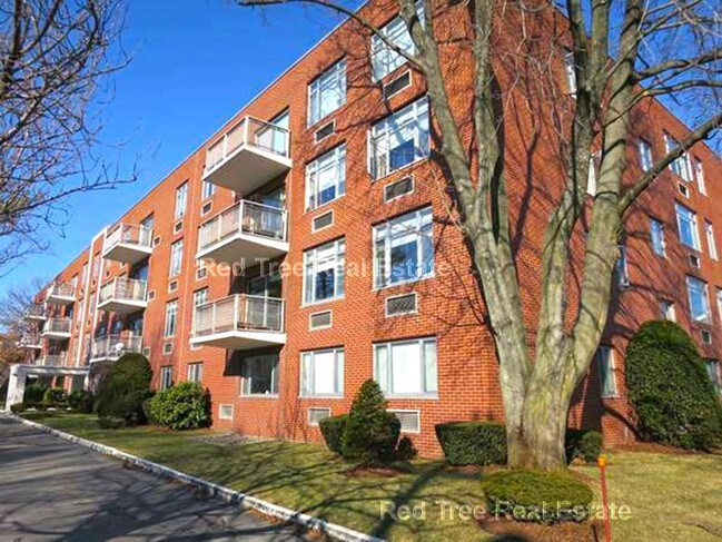 35 Vernon St-Unit -107 in Brookline, MA - Building Photo - Building Photo