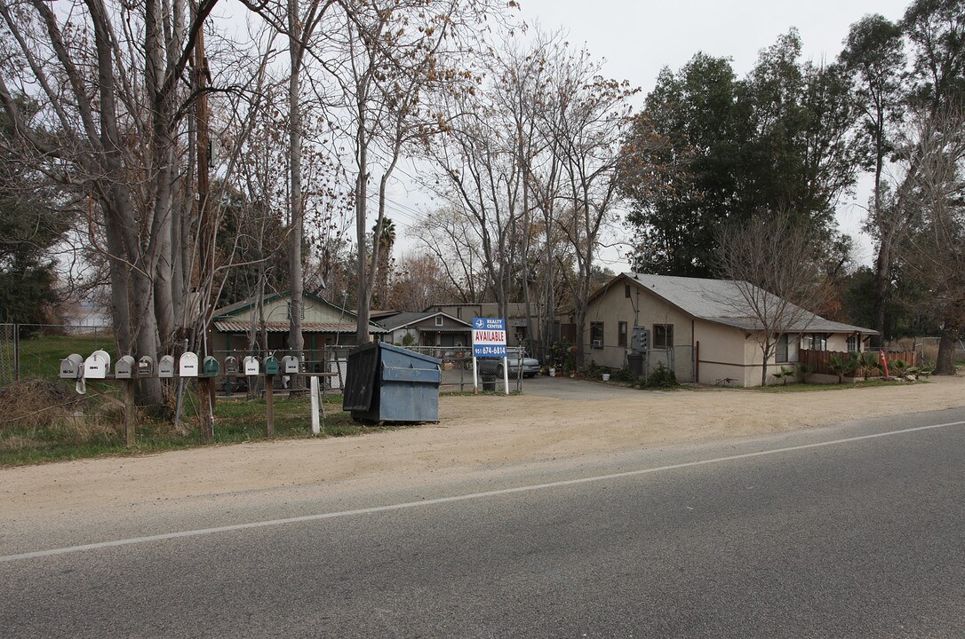 18130-18150 Grand Ave in Lake Elsinore, CA - Building Photo