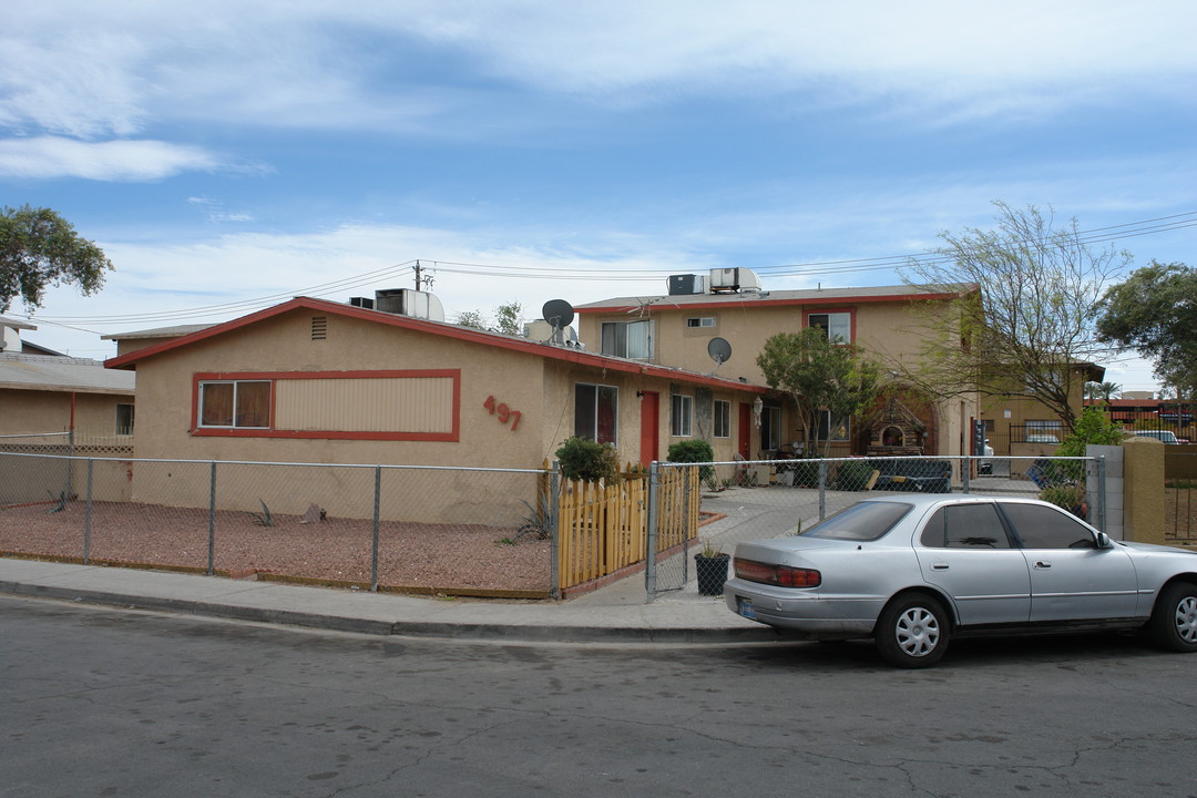 497 McKellar Cor in Las Vegas, NV - Building Photo