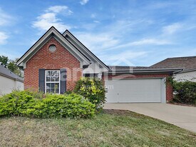 1015 Meadowsweet Dr in Clayton, OH - Building Photo