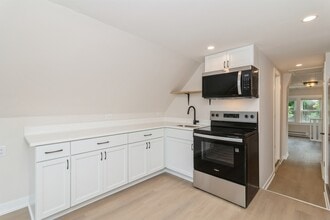 5002 W Gunnison St in Chicago, IL - Building Photo - Building Photo
