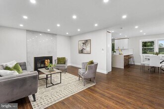 6 Ryan Rd in Cranbury, NJ - Building Photo - Building Photo