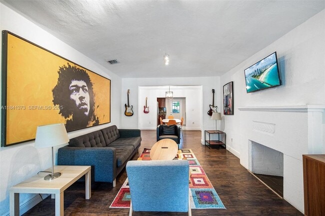 154 NW 45th St in Miami, FL - Building Photo - Building Photo