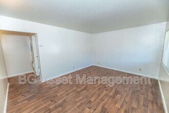 1932 Ethan Way in Sacramento, CA - Building Photo - Building Photo