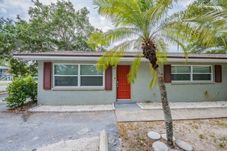 1506 Leo Ln E in Clearwater, FL - Building Photo - Building Photo