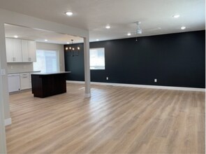 7547 S Butler Hills Dr in Cottonwood Heights, UT - Foto de edificio - Building Photo