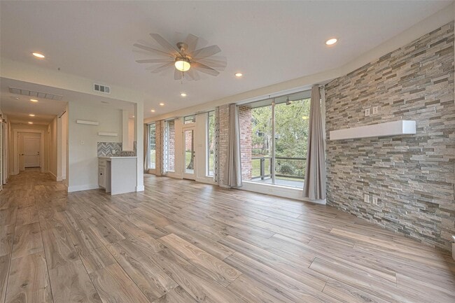 6628 Bayou Glen Rd in Houston, TX - Building Photo - Building Photo