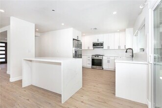 6419 Valley Cir Terrace in Los Angeles, CA - Building Photo - Building Photo