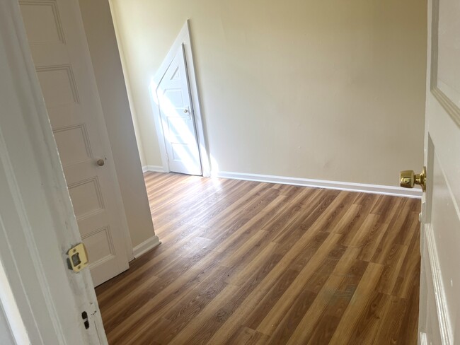 251 Maple Ave, Unit Apt D