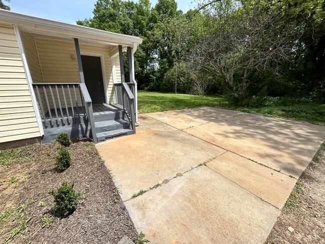 7 Wheat St in Newnan, GA - Foto de edificio - Building Photo