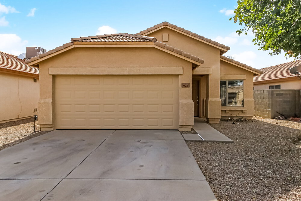 973 E Nardini St in Queen Creek, AZ - Foto de edificio