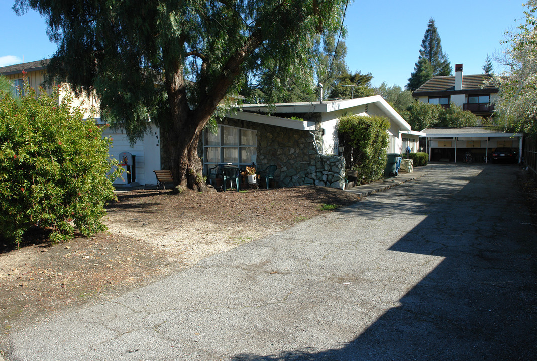 491 James Rd in Palo Alto, CA - Foto de edificio