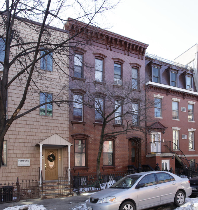 164 India St in Brooklyn, NY - Building Photo