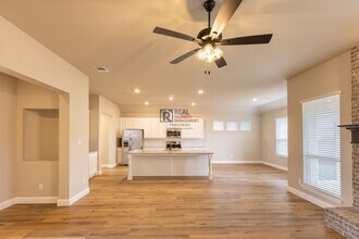 114 Mesa Dr in Glen Rose, TX - Building Photo - Building Photo