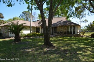 1045 Pine Island Rd in Merritt Island, FL - Building Photo