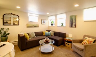 3070 S Pennsylvania St in Englewood, CO - Building Photo