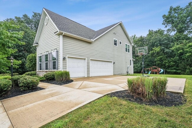 6100 Acadia Ct in Galena, OH - Building Photo - Building Photo