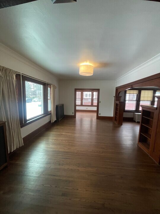 1560 Lincoln Ave, Unit 1 in St. Paul, MN - Foto de edificio