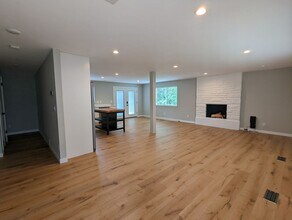 610 Maywood Ln in Fircrest, WA - Building Photo - Building Photo