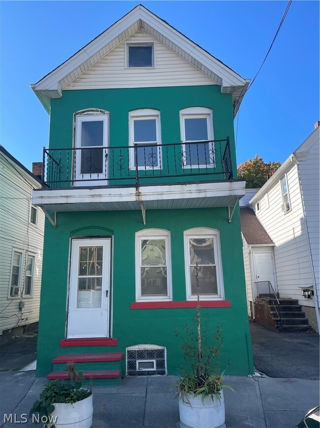 property at 1924 E 123rd St