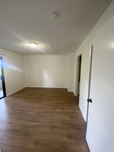 2400 Seneca St, Unit 102 in Pasadena, CA - Foto de edificio - Building Photo