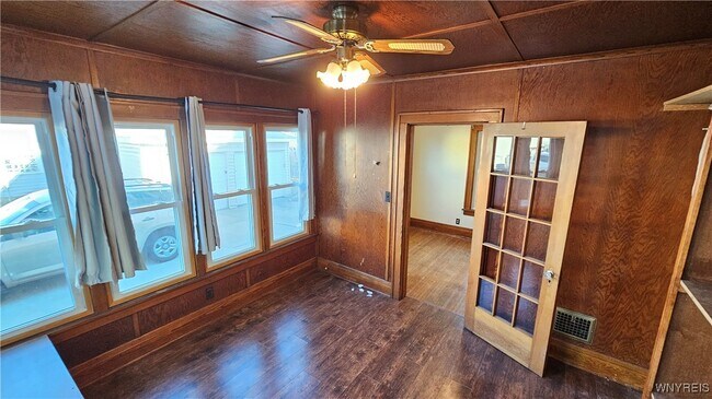 307 Sterling Ave in Buffalo, NY - Building Photo - Building Photo