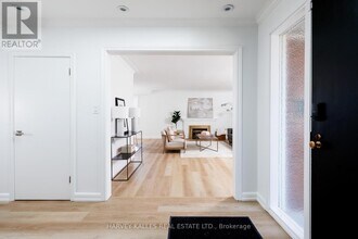 414 The Kingsway in Toronto, ON - Building Photo - Building Photo