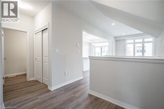 4552 Portage Rd in Niagara Falls, ON - Foto de edificio - Building Photo