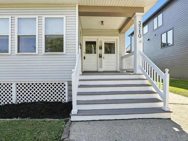 3710 Hyde Park Ave, Unit 1 in Cincinnati, OH - Building Photo - Building Photo