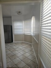 10737 Bloomfield St in North Hollywood, CA - Building Photo - Building Photo