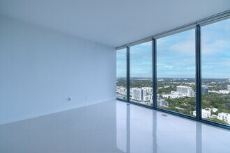 601 NE 36th St, Unit Blue in Miami, FL - Foto de edificio - Building Photo