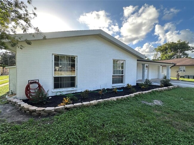 property at 1435 Oxford Rd