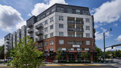 red160 in Redmond, WA - Foto de edificio - Building Photo