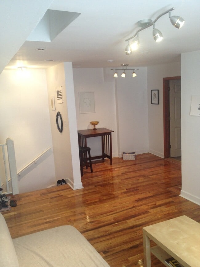 property at 3233 W Pierce Ave