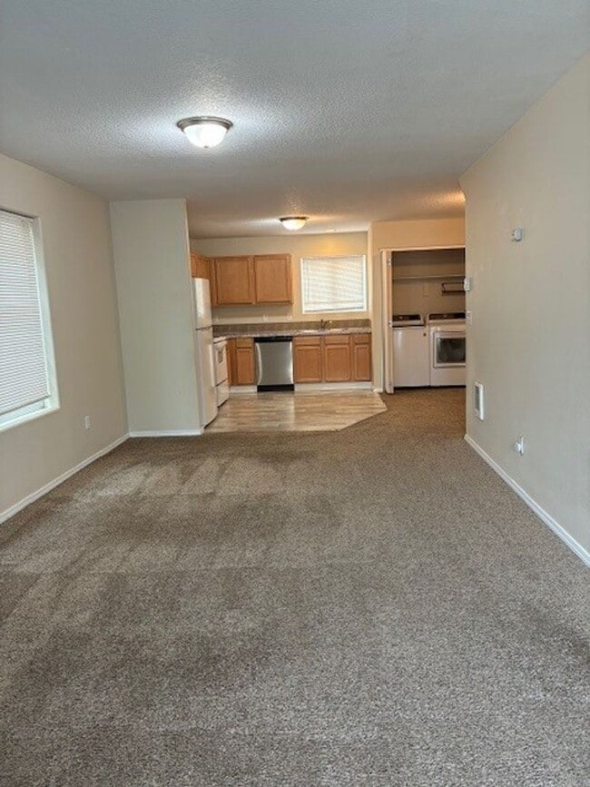 13414 SE Division St in Portland, OR - Building Photo - Building Photo