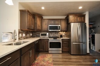 2714 E Sunburst Dr in Brandon, SD - Building Photo - Building Photo