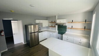 809 Arnold Ave in Utica, NY - Building Photo